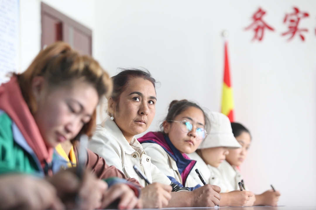 當好產(chǎn)業(yè)扶貧主力軍，打贏脫貧攻堅戰(zhàn)